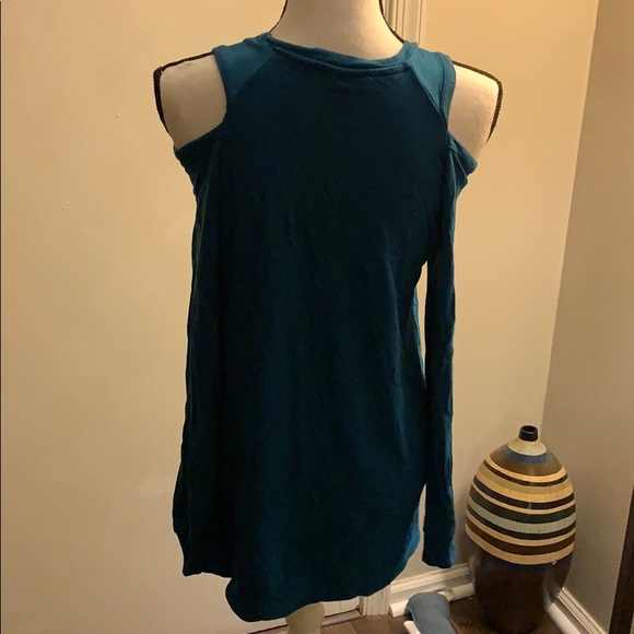 Super cute long sleeve - Picture 3 of 4